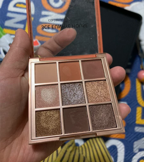 三只眼眼影，万达专柜入手，不退换 感兴趣的...