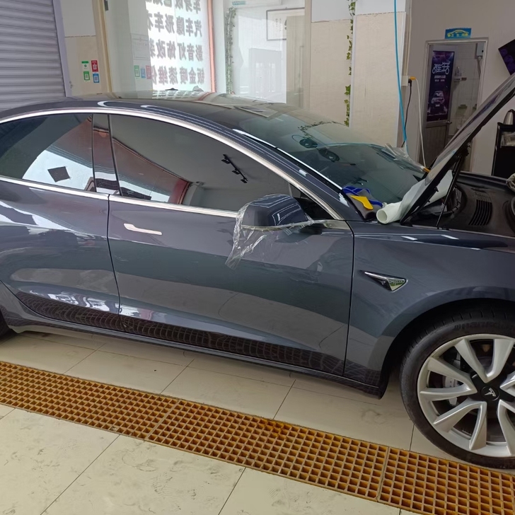 给您爱车换膜的时间到啦！美女们为啥要换，为...