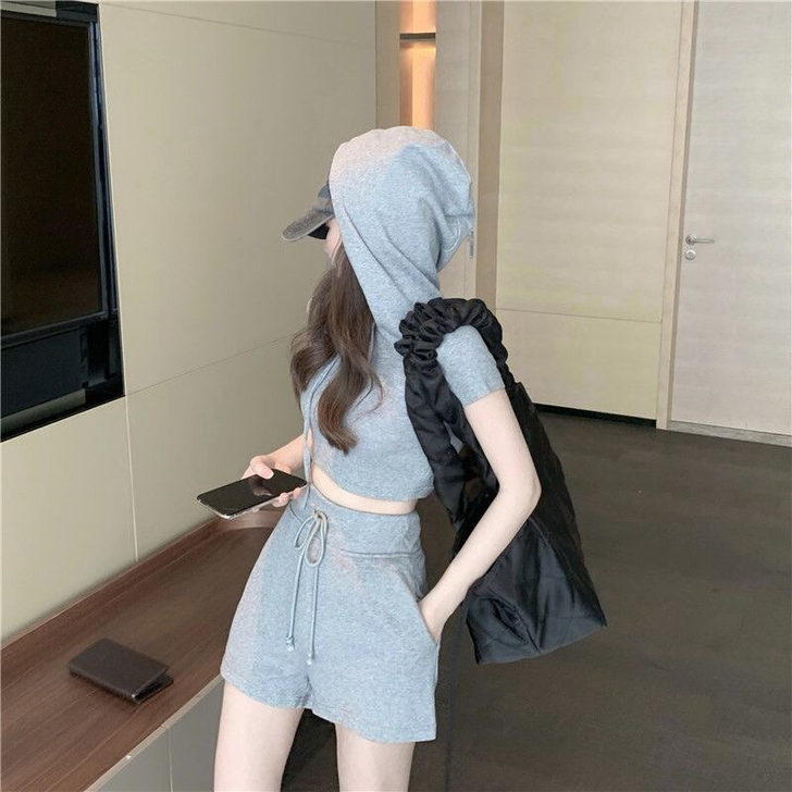 拼多多26买的，9.9包邮，穿过一次太小了