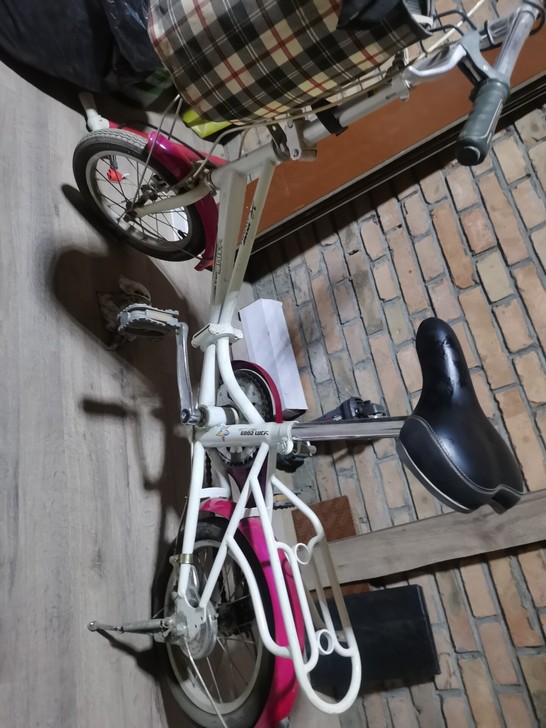 儿童自行车，买回来没怎么骑，一直闲置