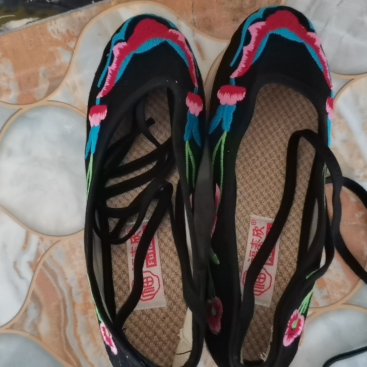 民族风坡跟绑带女鞋