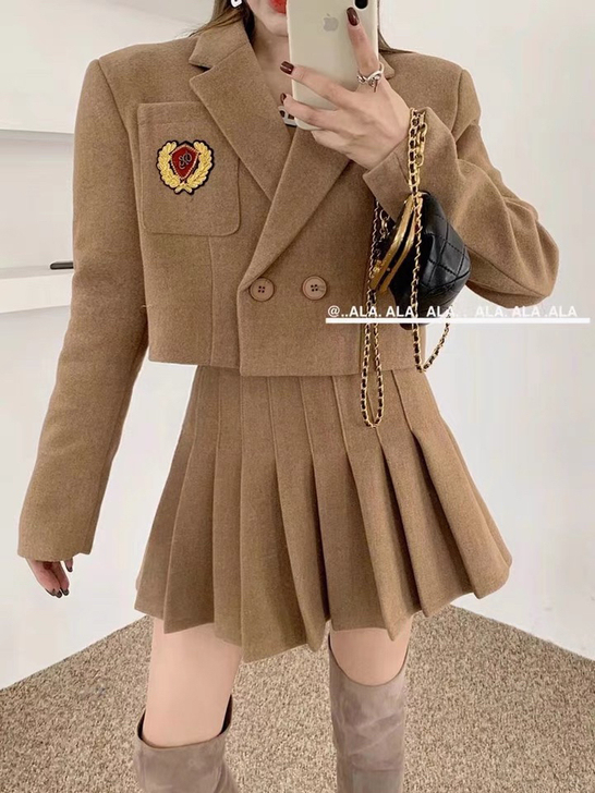 2020冬季新款学院风加棉短款毛呢西装外套...