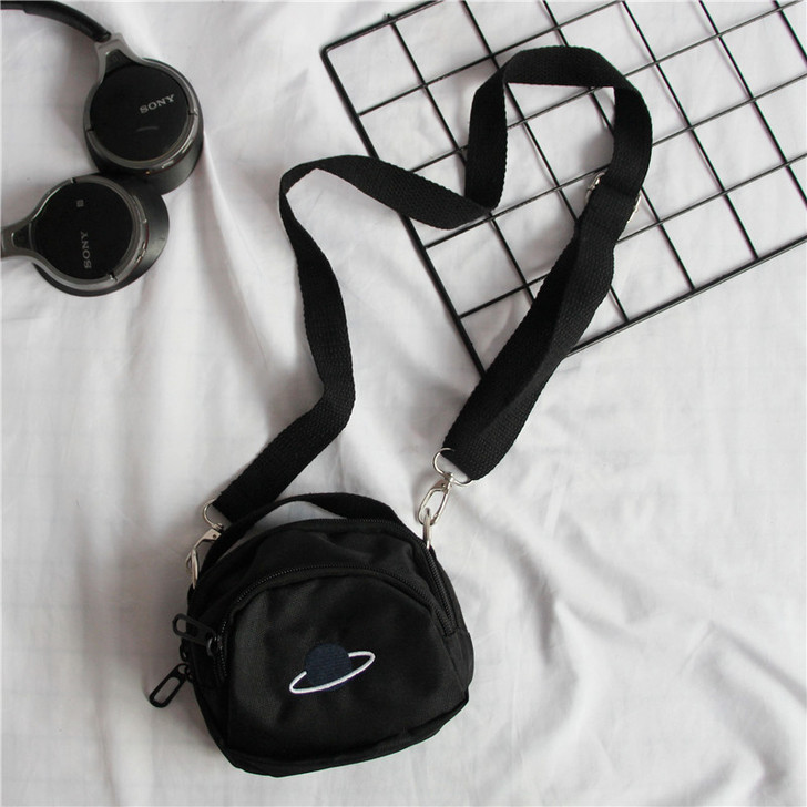 ins超火小挎包原宿港风男女斜挎包土酷蹦迪...