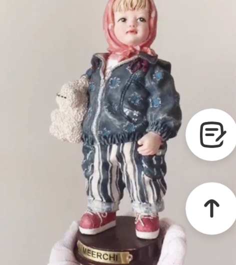 美尔奇正版摆件抱着小白熊的胖嘟嘟女孩，表情...