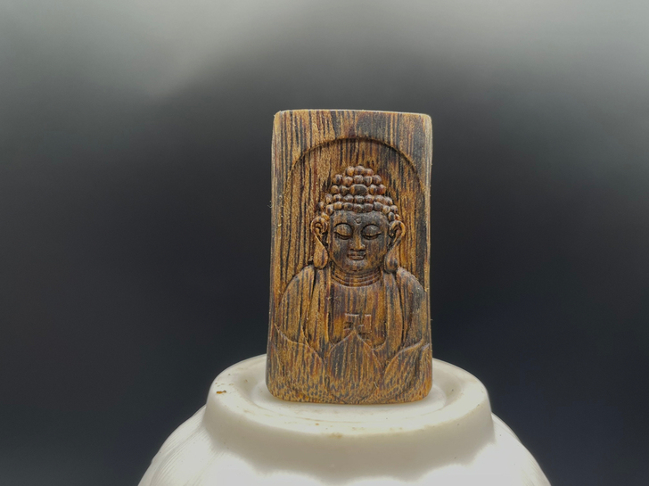 白奇精美雕刻件，佛祖，重6.8克