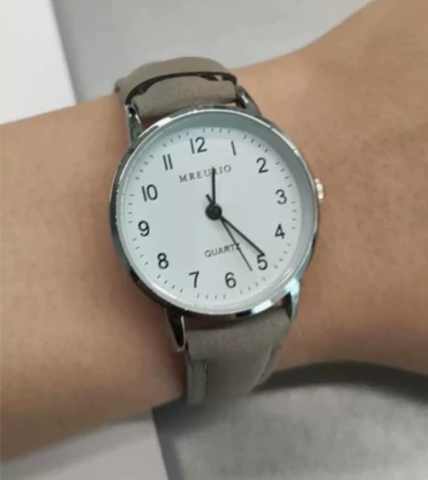 手表，全新包邮，15.9一个，再送电池一个...