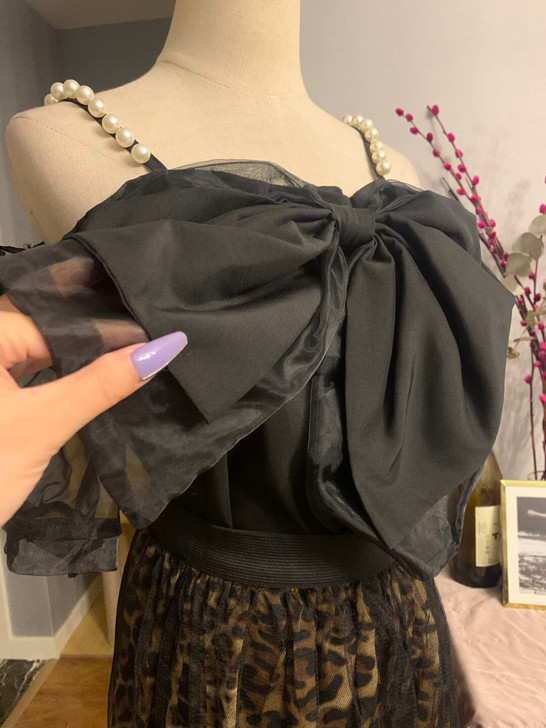 珍珠网纱蝴蝶结露肩吊带上衣豹纹网纱半身长裙