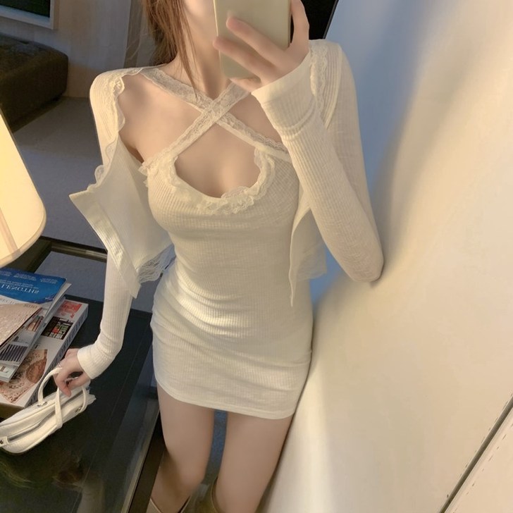 秋季炸街两件套洋气显瘦性感蕾丝吊带修身连衣...