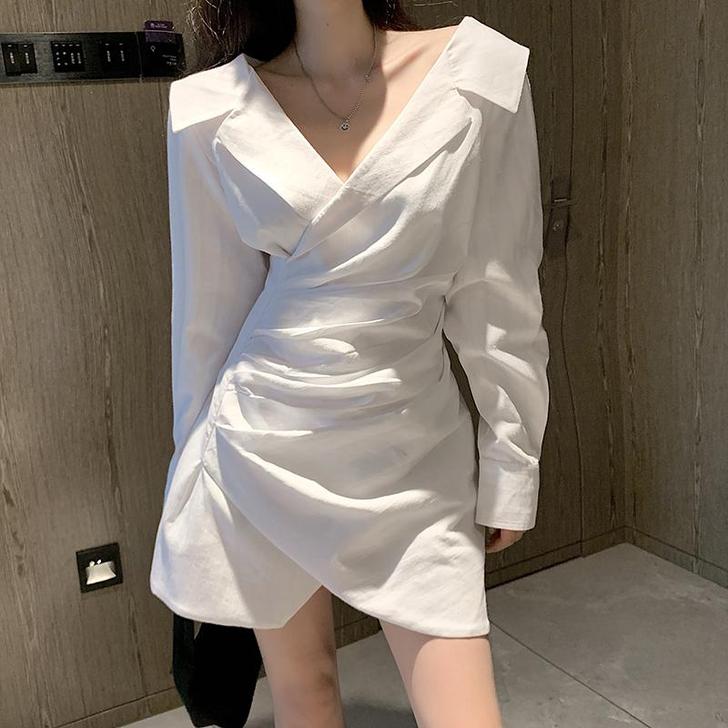 早秋季法式设计感白色衬衫裙大v领长袖收腰显...