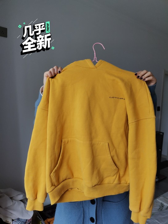 闲置卫衣，都只穿过一两次，50一件，100...