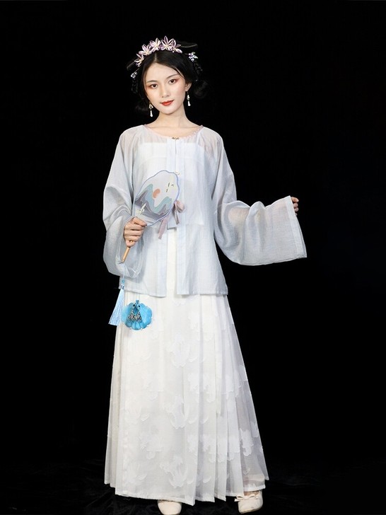 翩翩马面半生罗裳白色雪纺剪花明制日常搭配梯...