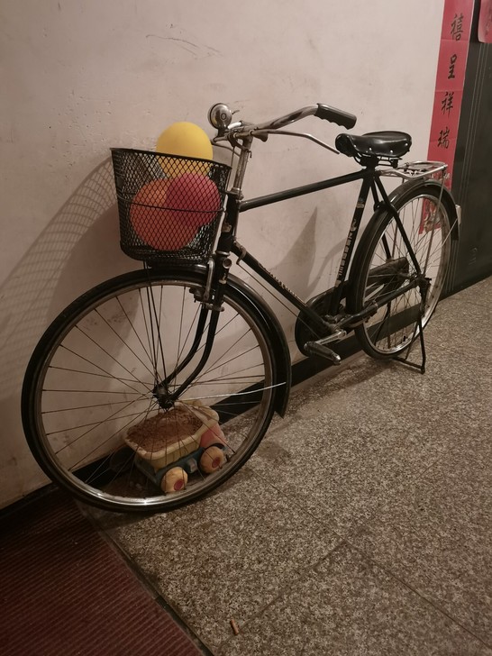 经典凤凰28自行车，可以收藏，复古装修烧烤...