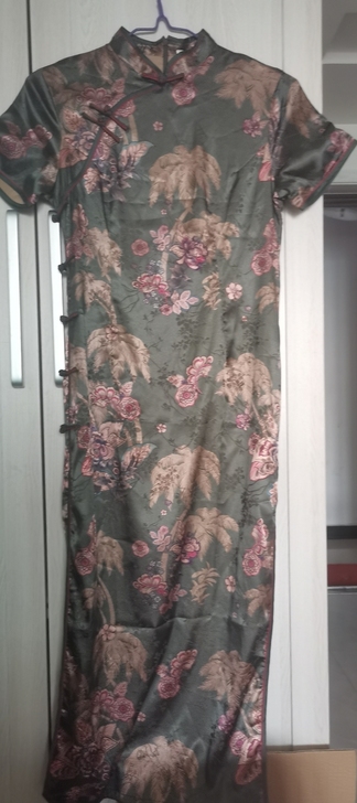 今年流行的俗称咸菜绿，全新长款Xl码侧八扣...