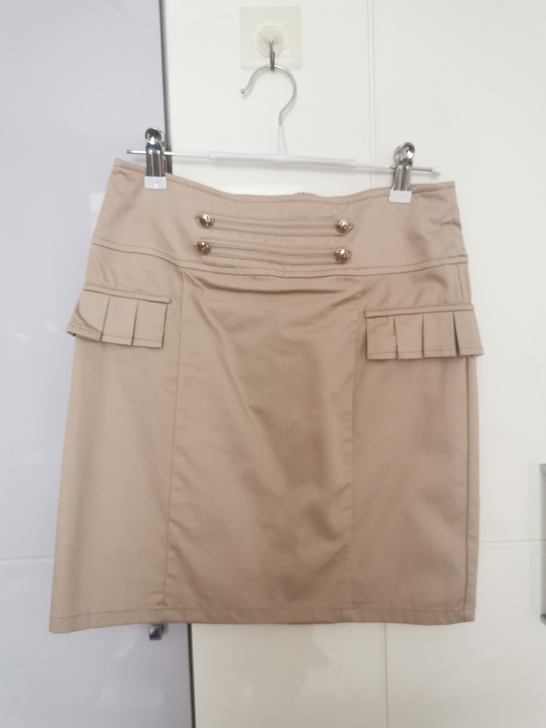 阿依莲 卡其色包臀裙
