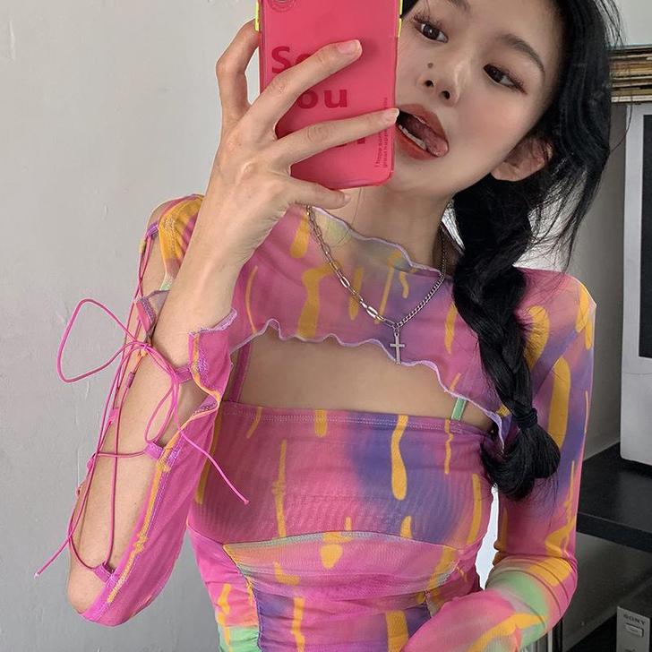可爱少女心彩虹撞色吊带洋气网纱小心机设计感...