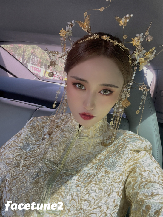 结婚当天穿了4个小时,是无钻款M码非常好看...
