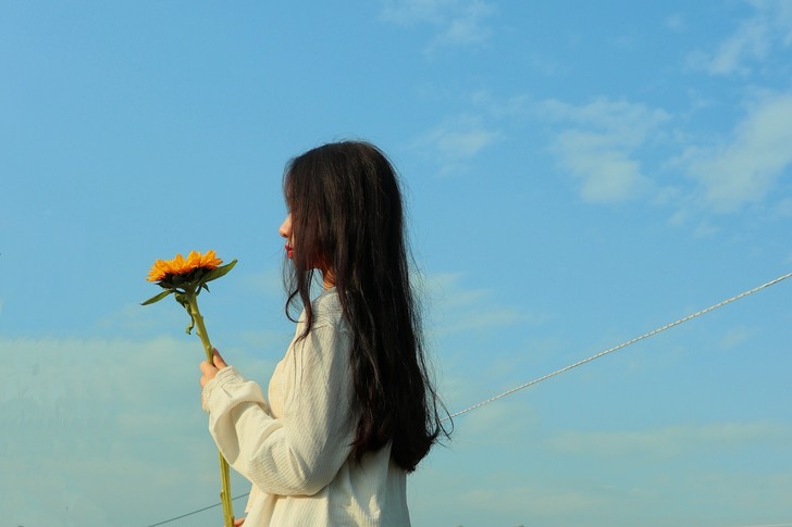 杏色连衣裙吊带蛋糕裙短款可爱