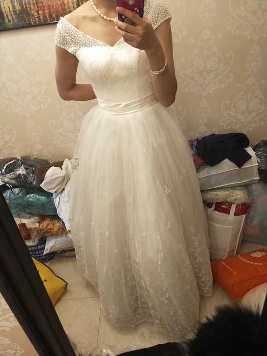 古着复古公主风钉珠蕾丝亮片绑带婚纱，领子上...