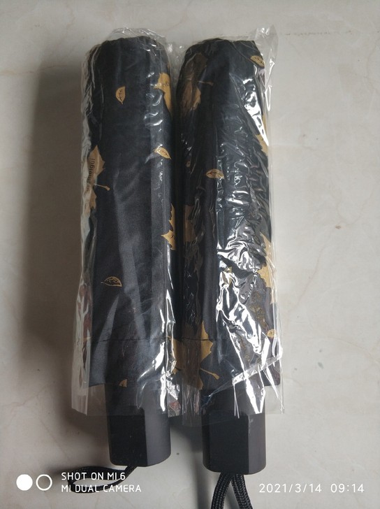 闲置雨伞,公司搞活动订货多出了好多,大概还...