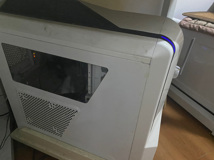 个人用的电脑主机  用了8年了  保养的非...