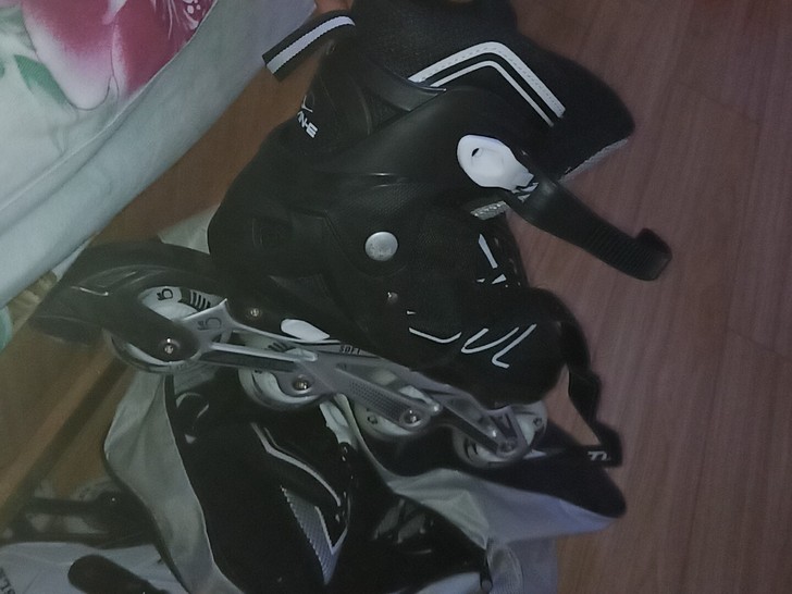 淘宝买的，只穿过两三次，九成新，放着没怎么...