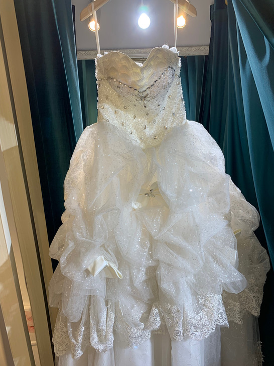 二手闲置 宫廷式白纱 长拖尾 系带设计 松...