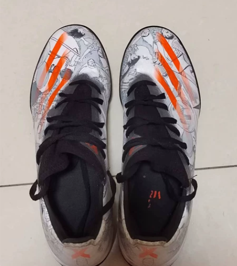 阿迪X足球小将联名碎钉 九成新！！！42码...