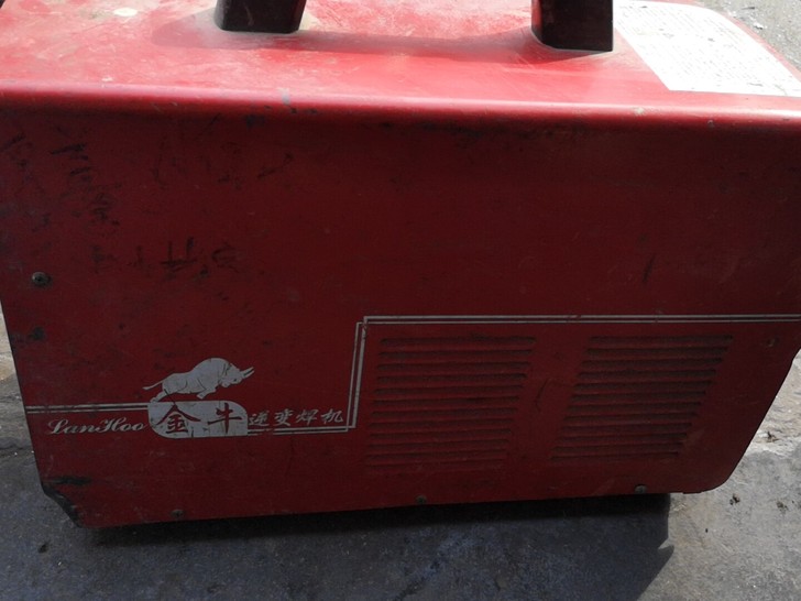 正品行货，8成新，双电压。