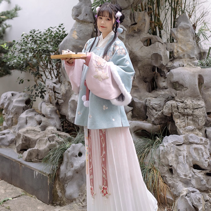 远山乔【胭脂红釉】明制汉服秋冬方领半袖披袄...