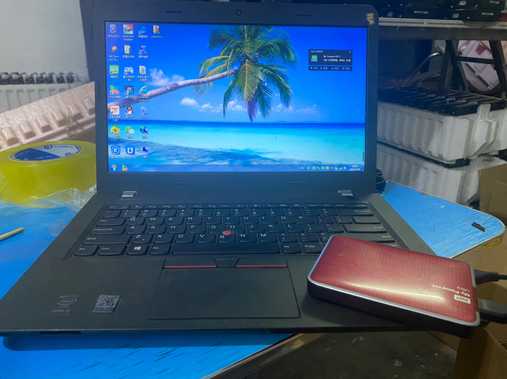 西数1T移动硬盘USB接口高度3.0好的，...