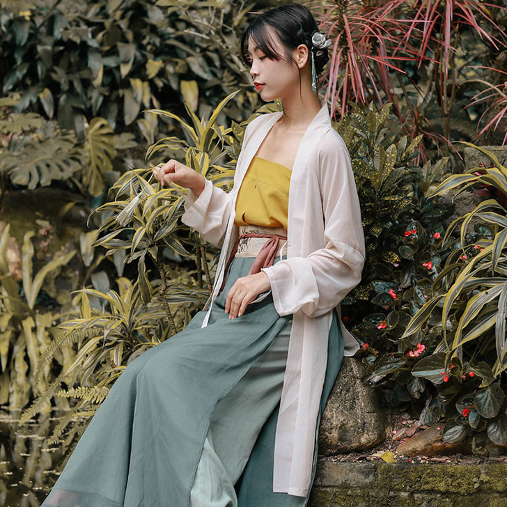花笑汝/松杉柏/汉服宋制汉元素