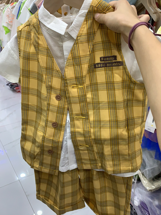 品牌童装季末清仓