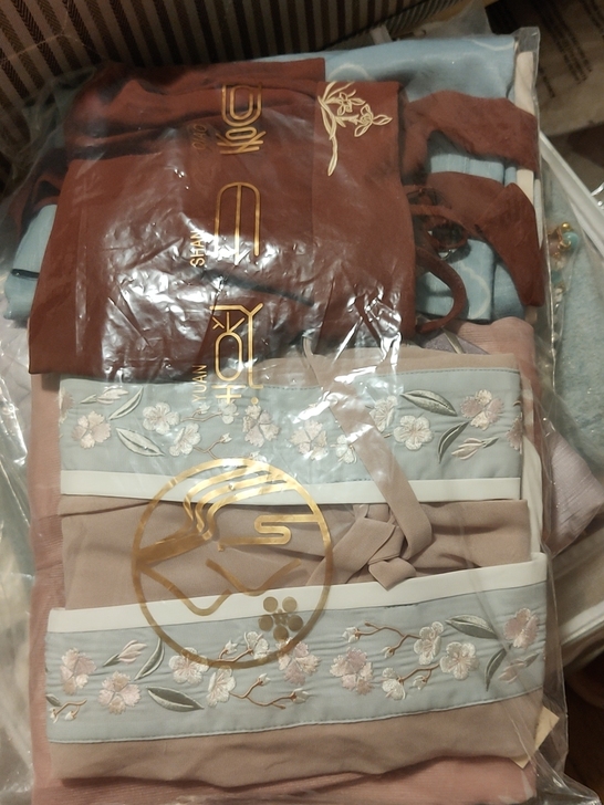 远山乔花期小宴  花宴宋制汉服粉色