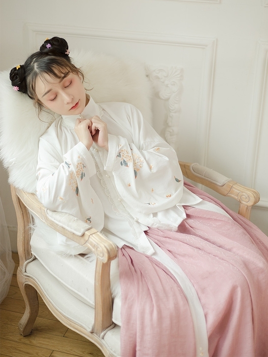 黎落阁明制白色立领桂花刺绣立领襦裙汉服女明...