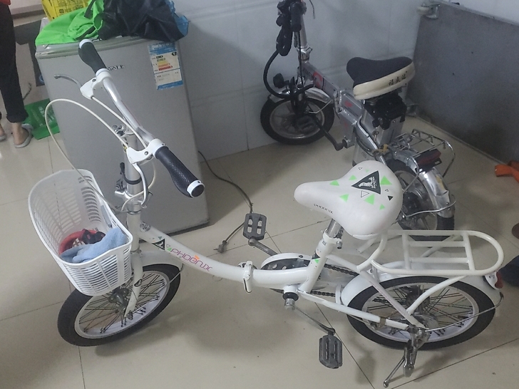 凤凰单车 全车铝合金 非常轻便 150元
