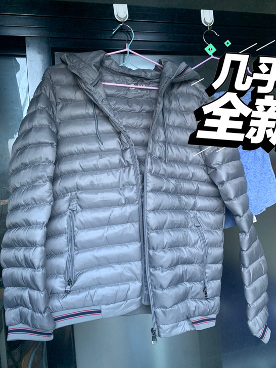 羽绒服，实体店买的，175左右可以穿没穿多...