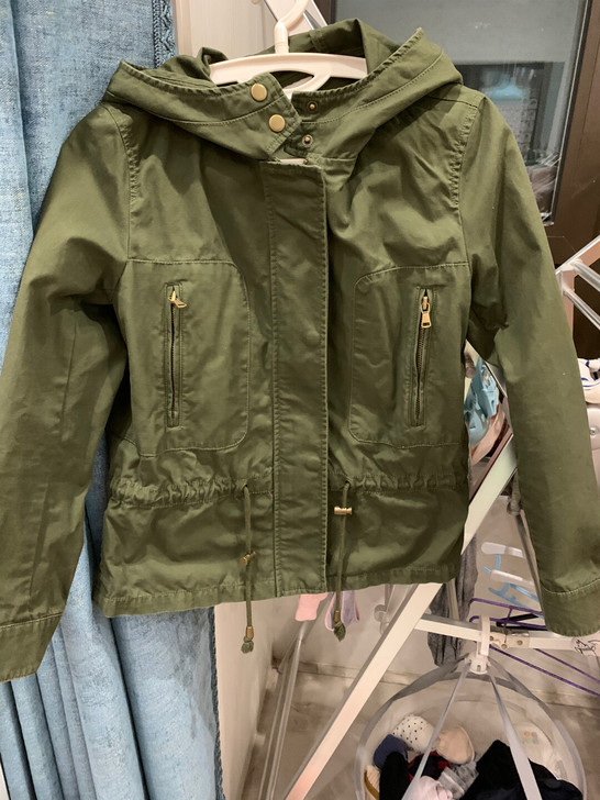 森马短风衣,质量超级好,可以说全新,不太适...