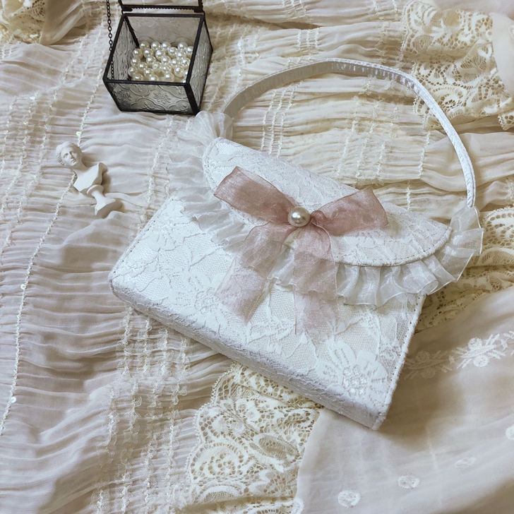 买来配衣服的 一次没背过
