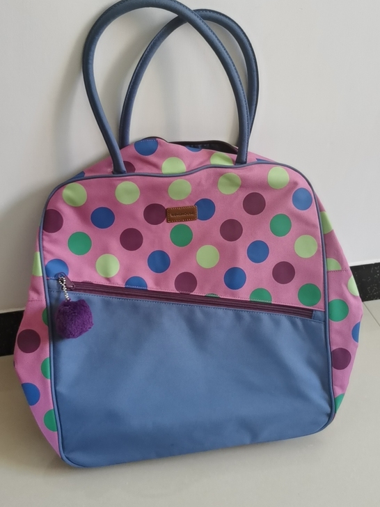 二手闲置布包，使用过一次，容量大，可以手拎...