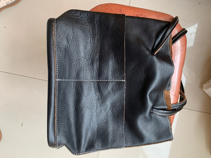 （纯属自己盲目买了太多包包，没地方放也背不...