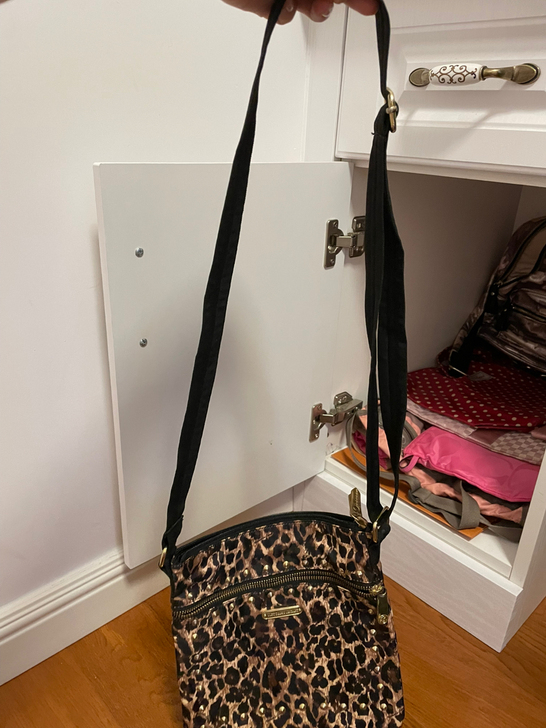 维多利亚的秘密牌子!香港买的,特别轻,可以...