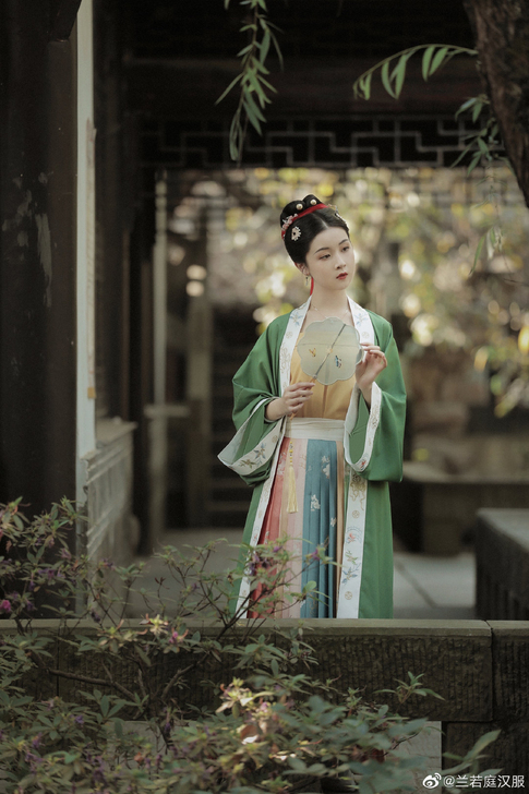 【汉服出租】兰若亭 清凉解暑宋制汉服 此间...