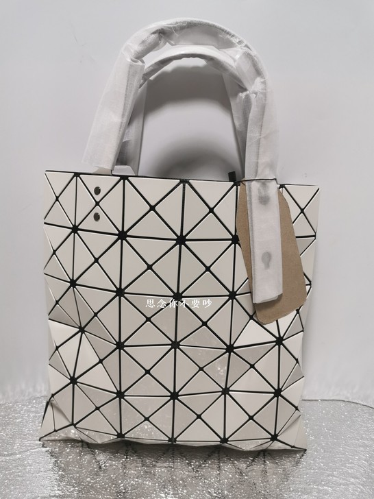 菱格包一生白色米白奶茶色亮面单肩包