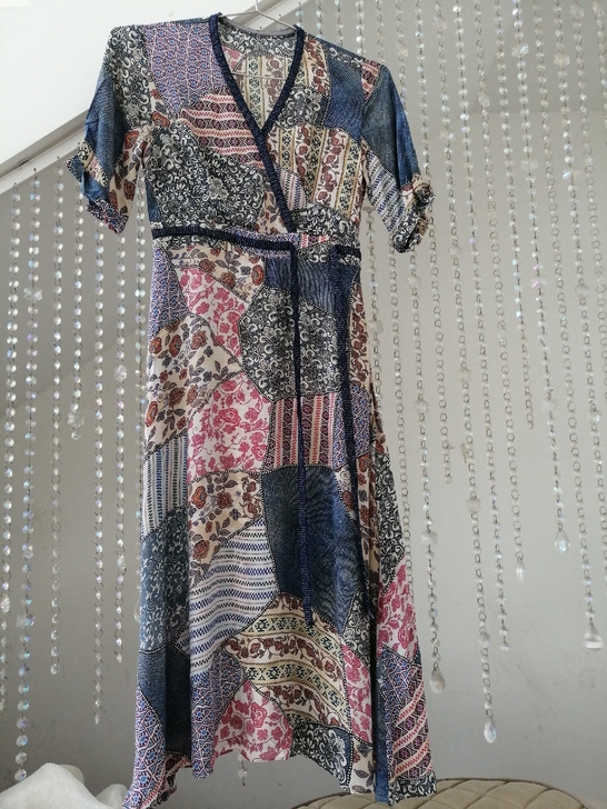 名族风真丝桑蚕丝裙,宝贝九新s码,胸围86...