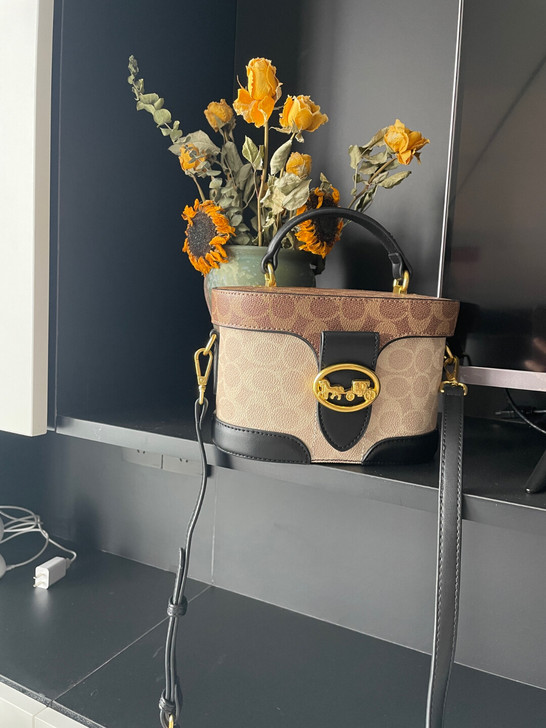 全新的包包。一次没有背过。东西多。出了。无...