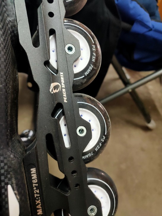 GTR轮滑鞋，36码，只滑过两次