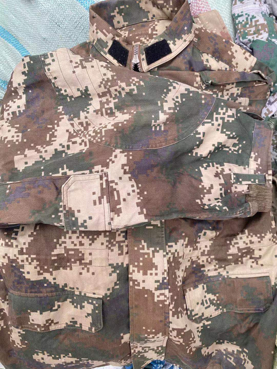 只卖正品，夏季薄款迷彩服，结实耐磨，适合干...