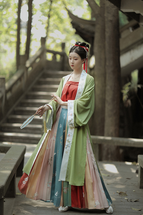 兰若庭 汉服 宋制 百迭 渐变 绣花 此...