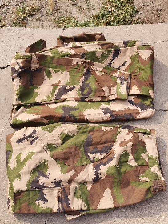 二手非常新的冬大花迷彩工作服无破损，   ...