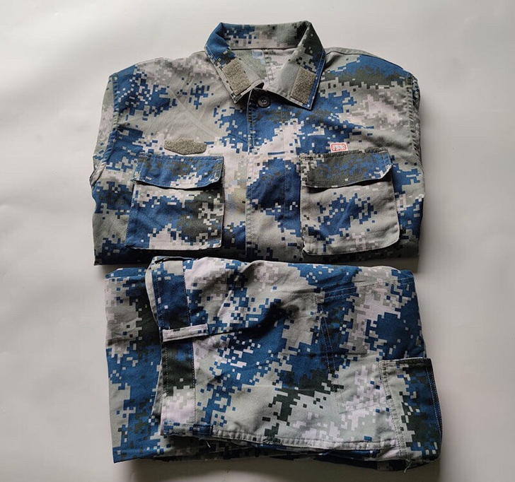 只卖正品，工作迷彩服，结实耐磨，适合干活穿...